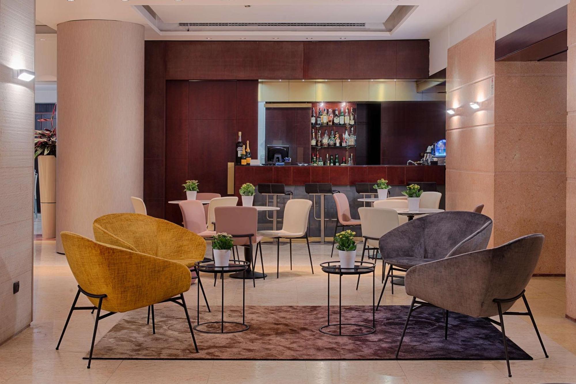 Hotel NH Palermo Esterno foto