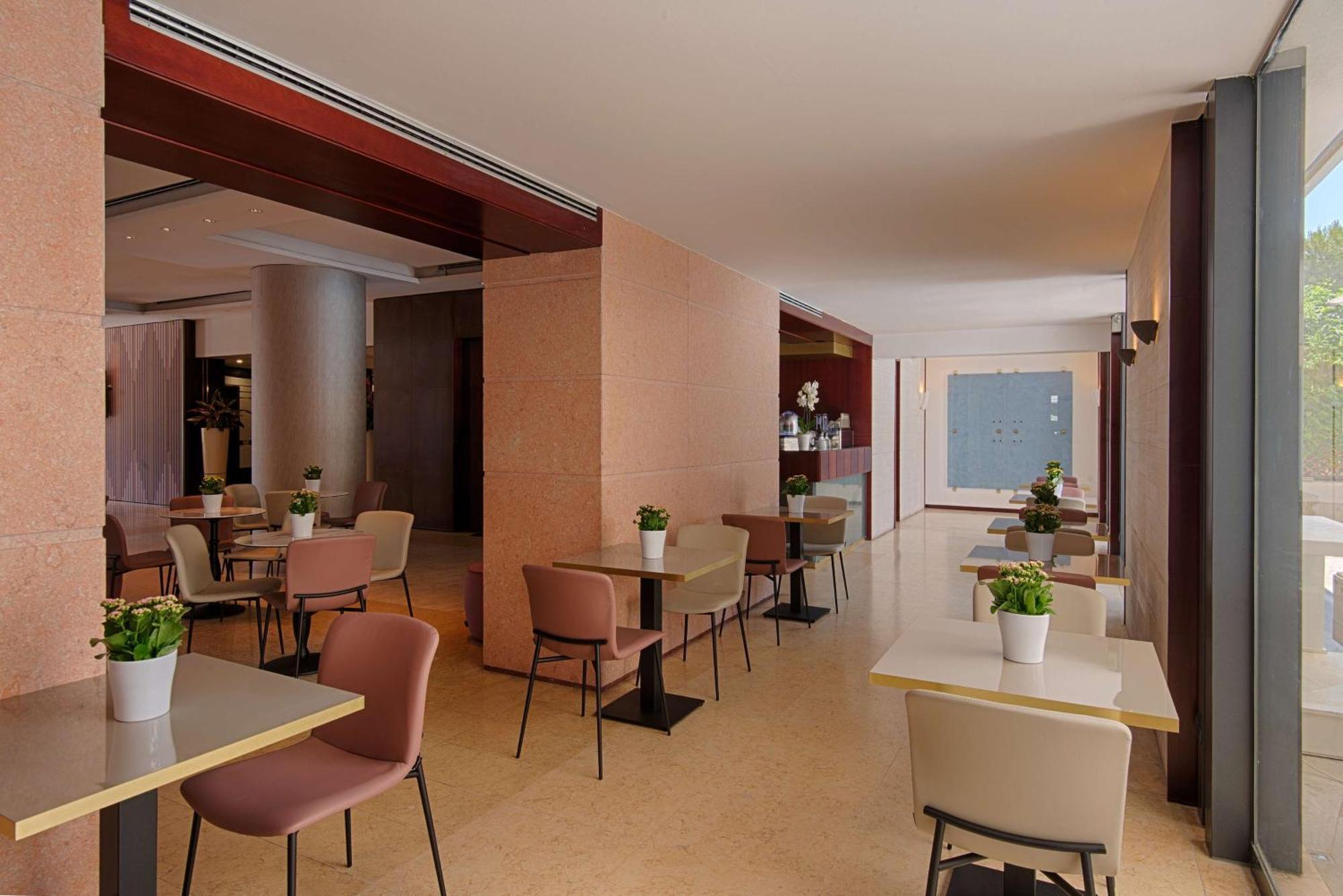 Hotel NH Palermo Esterno foto