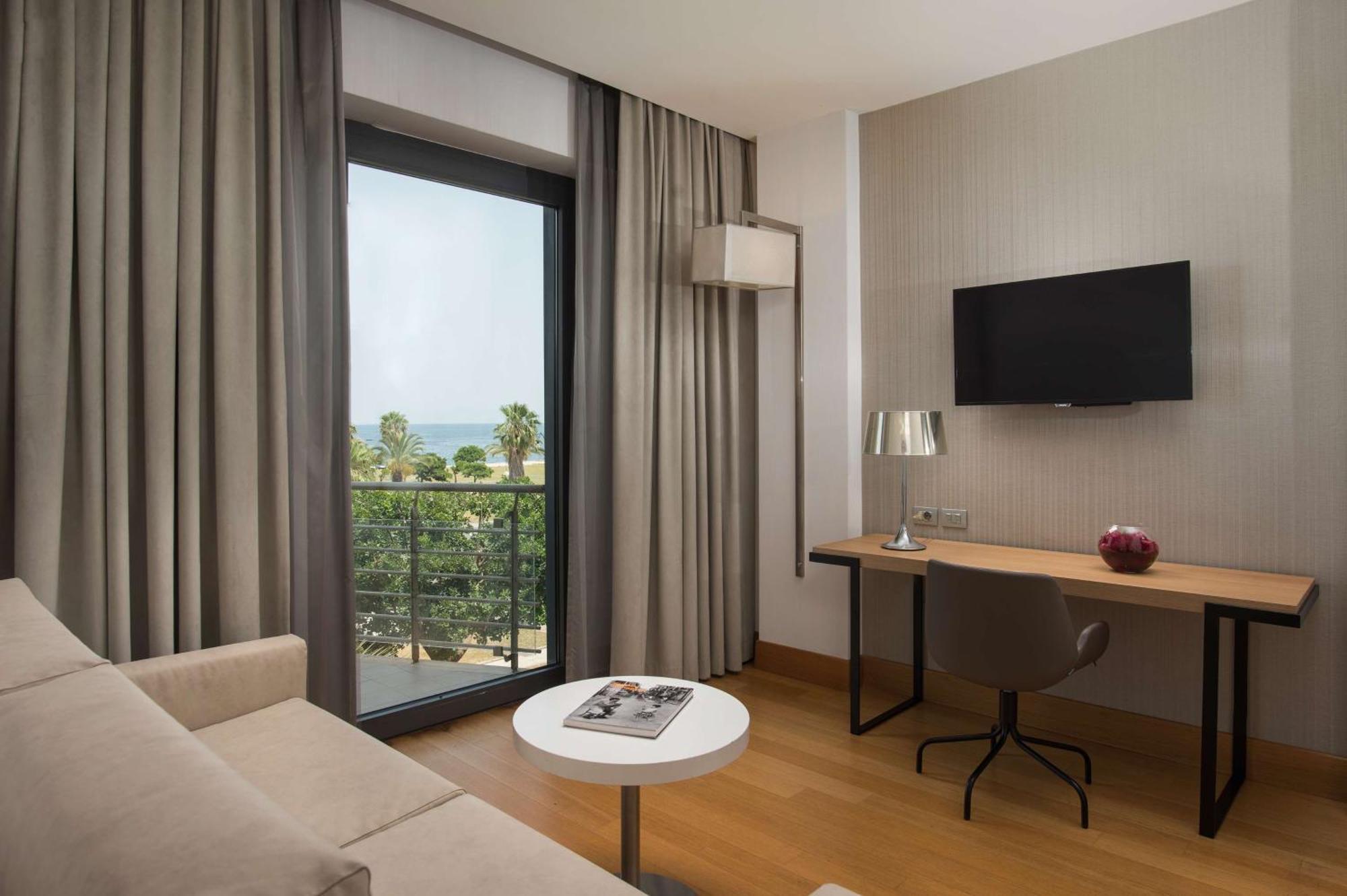 Hotel NH Palermo Esterno foto