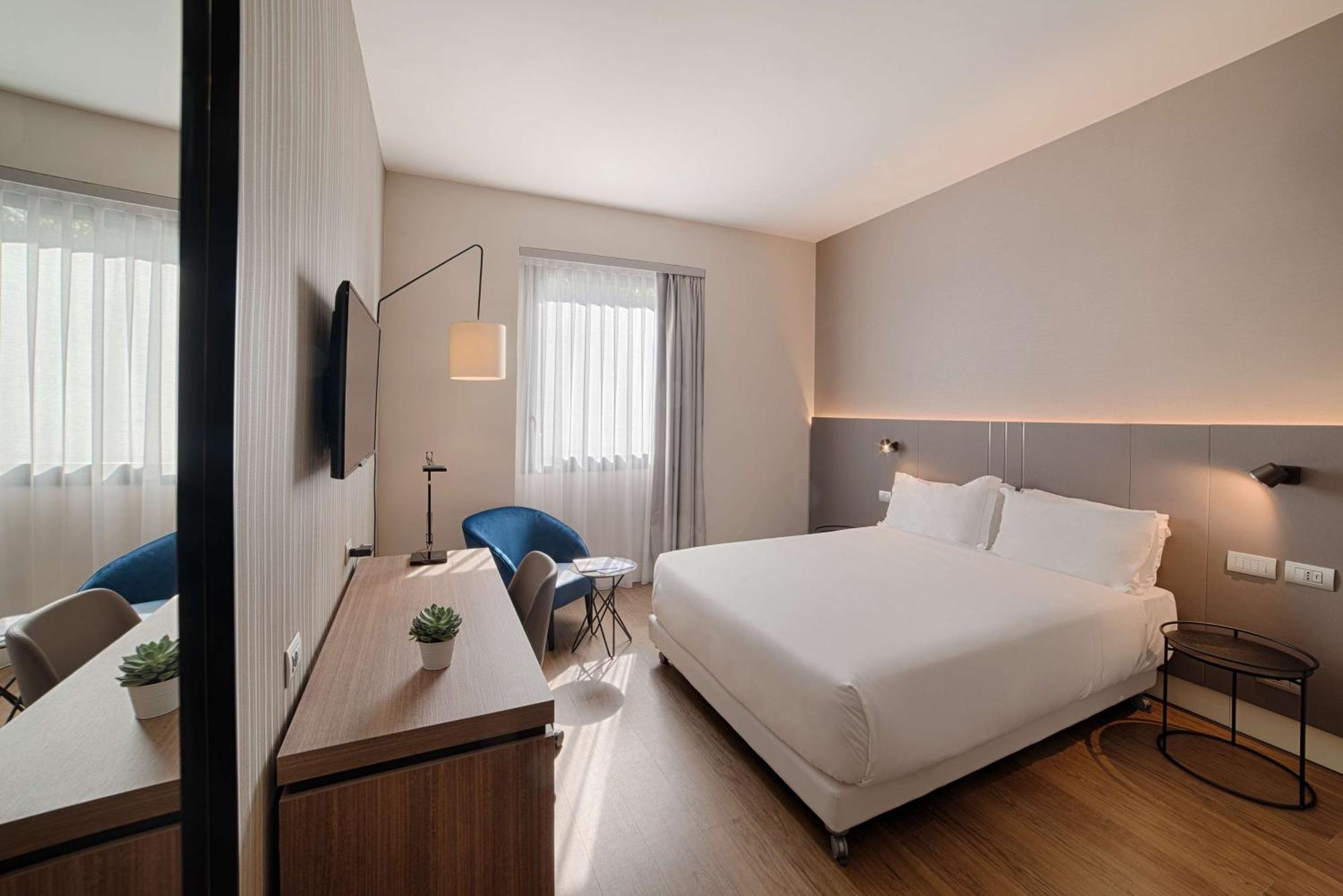 Hotel NH Palermo Esterno foto