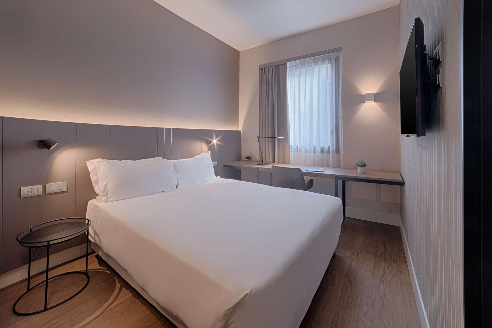 Hotel NH Palermo Esterno foto