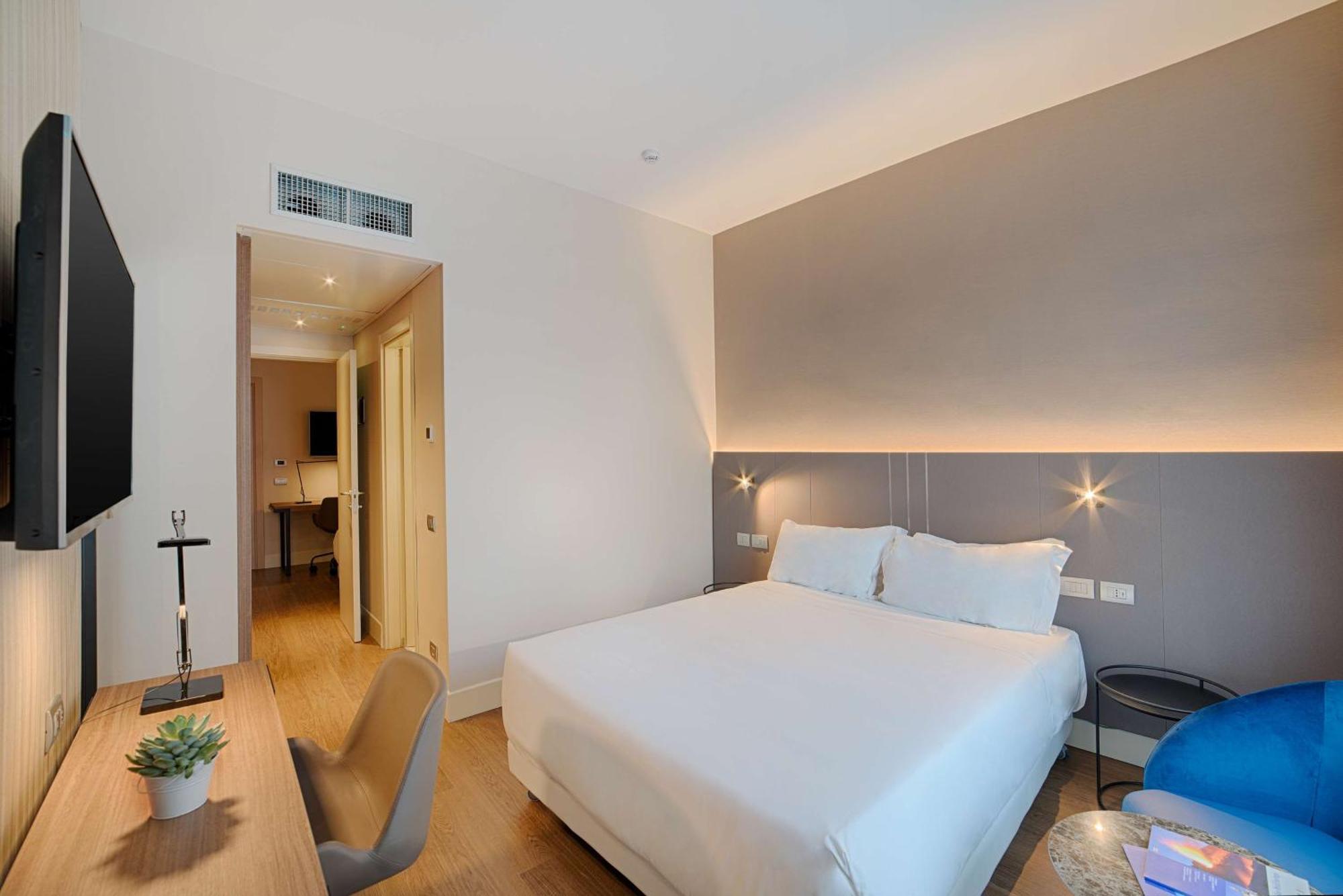 Hotel NH Palermo Esterno foto