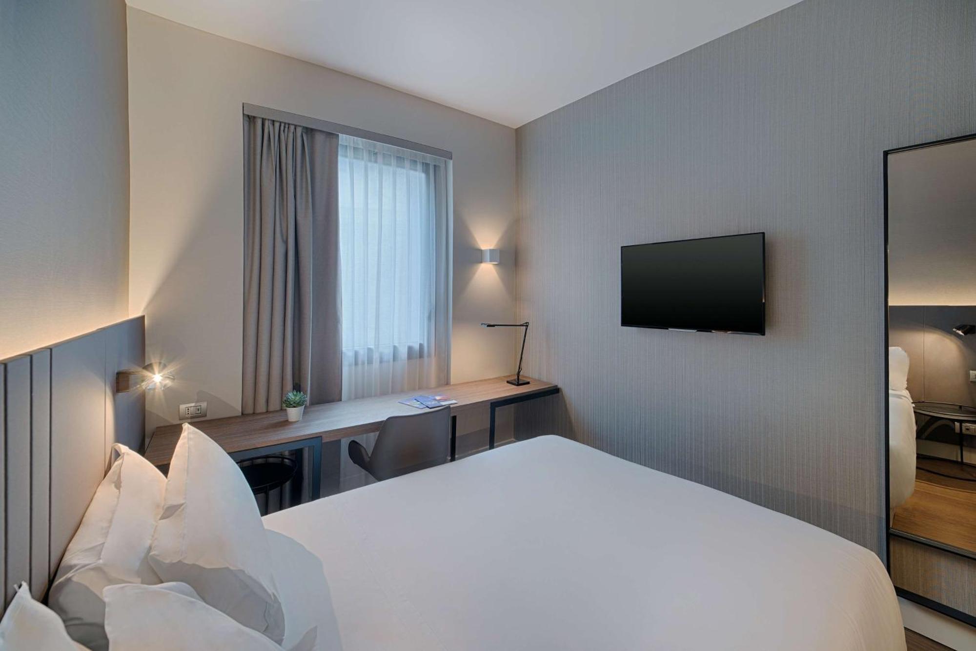Hotel NH Palermo Esterno foto