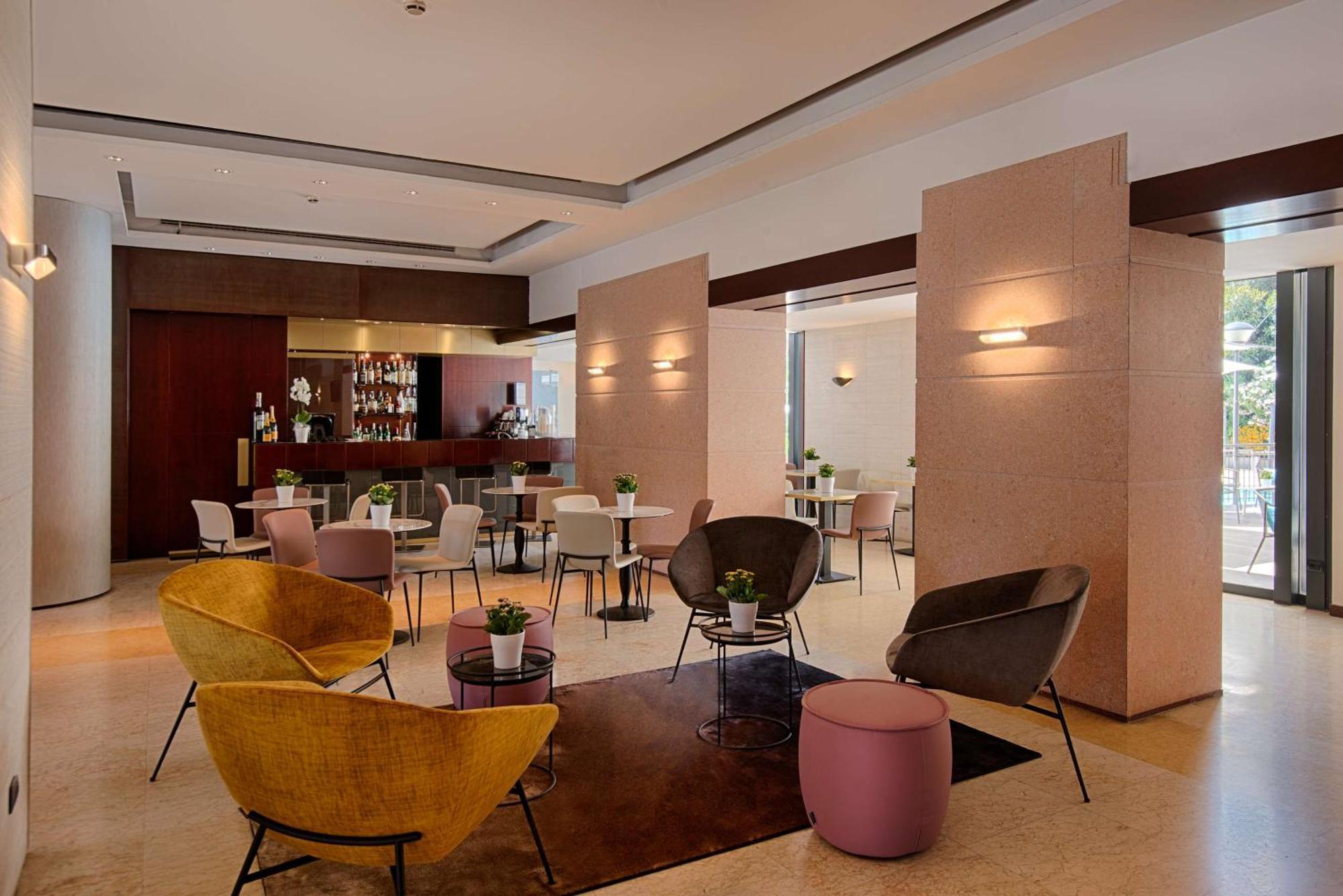 Hotel NH Palermo Esterno foto