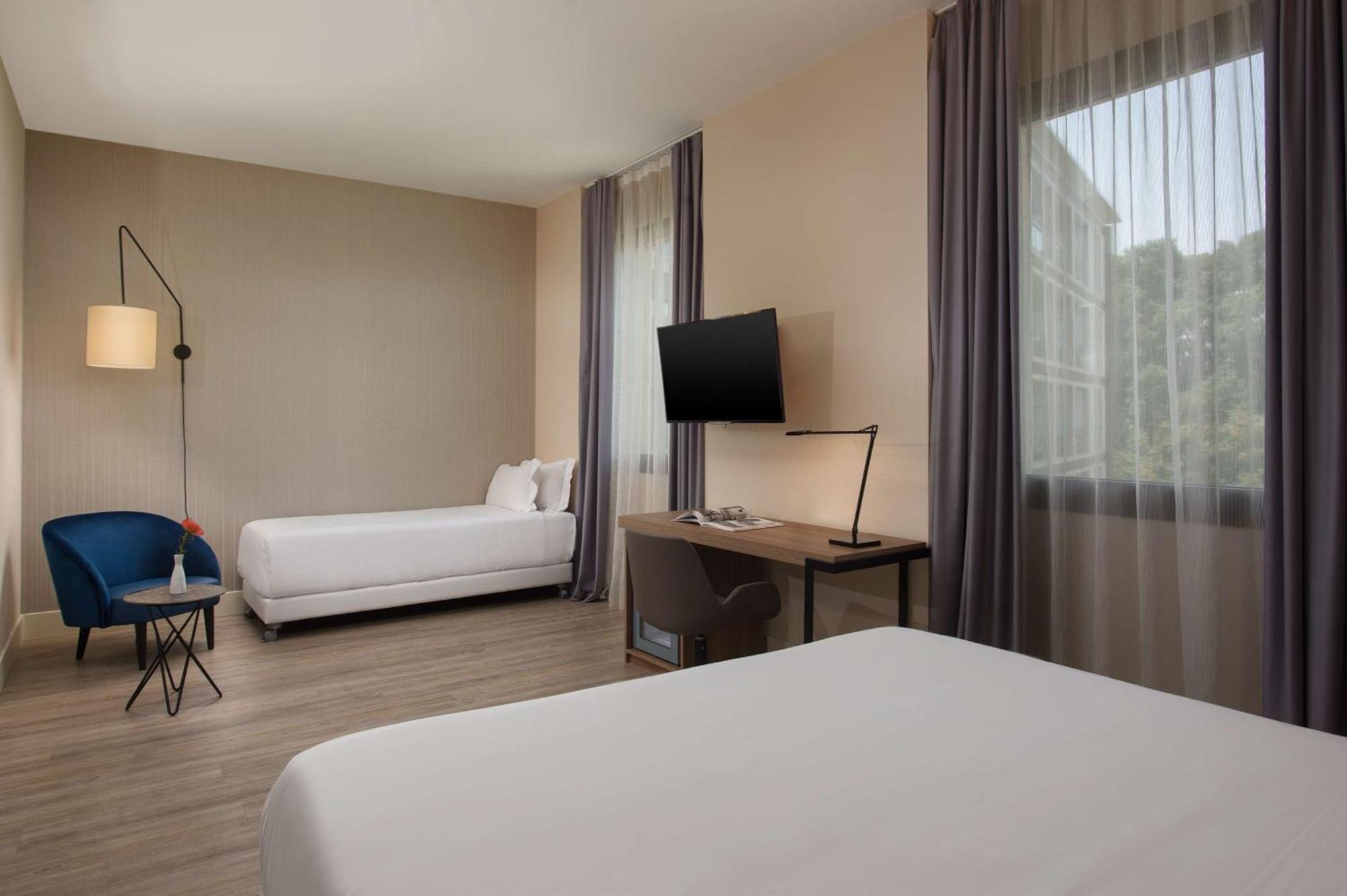 Hotel NH Palermo Esterno foto