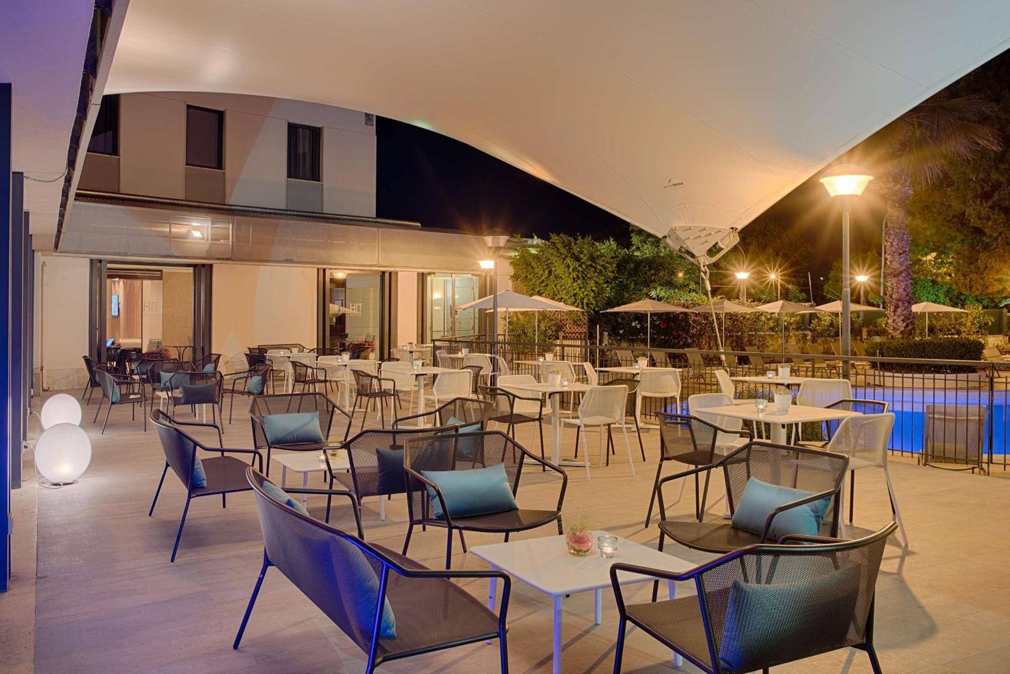 Hotel NH Palermo Esterno foto