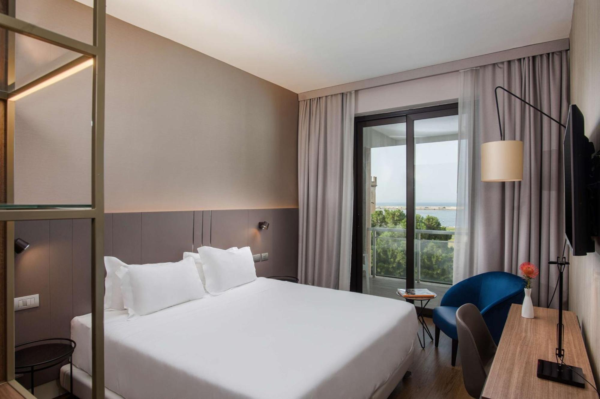 Hotel NH Palermo Esterno foto