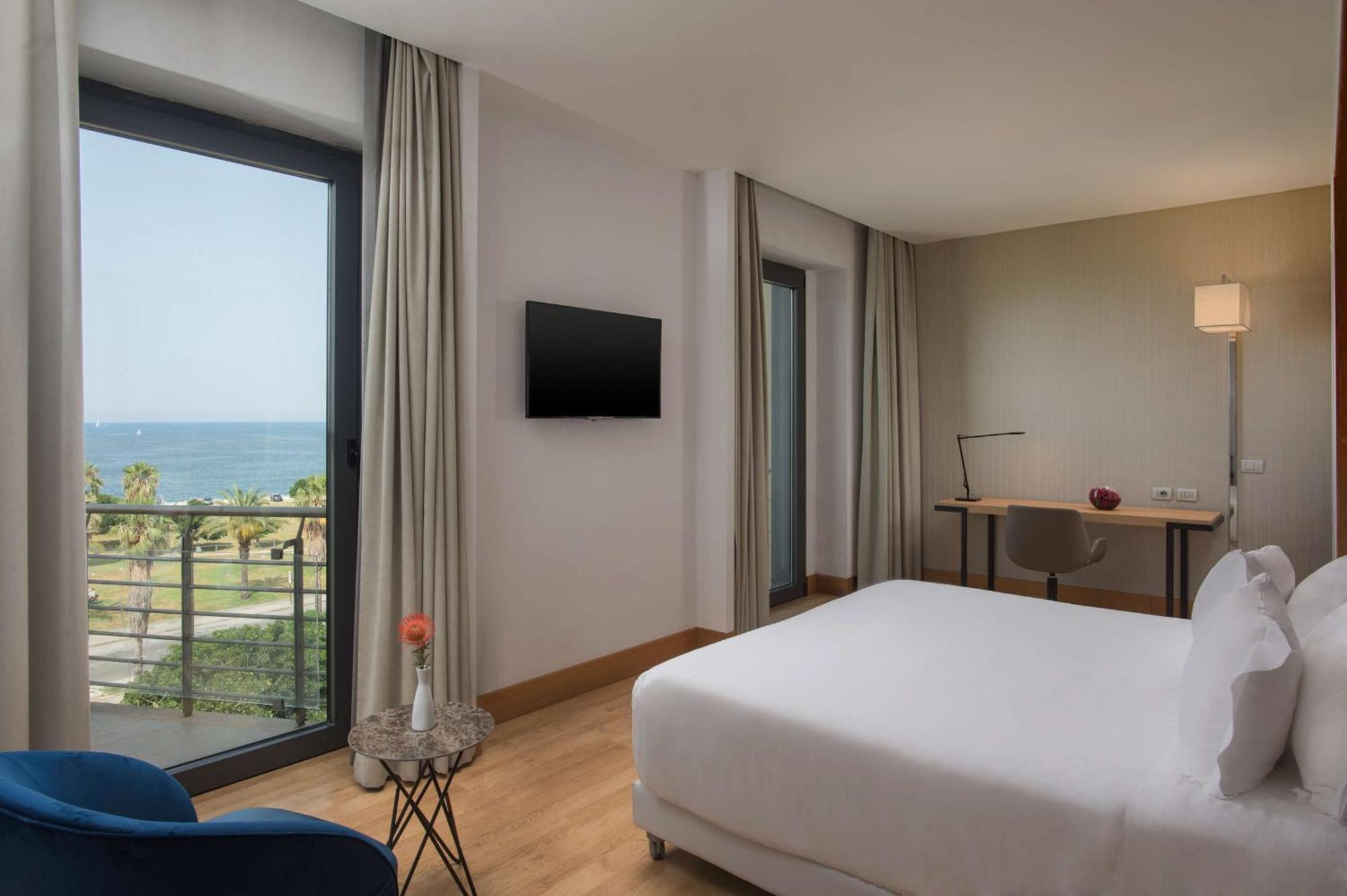 Hotel NH Palermo Esterno foto