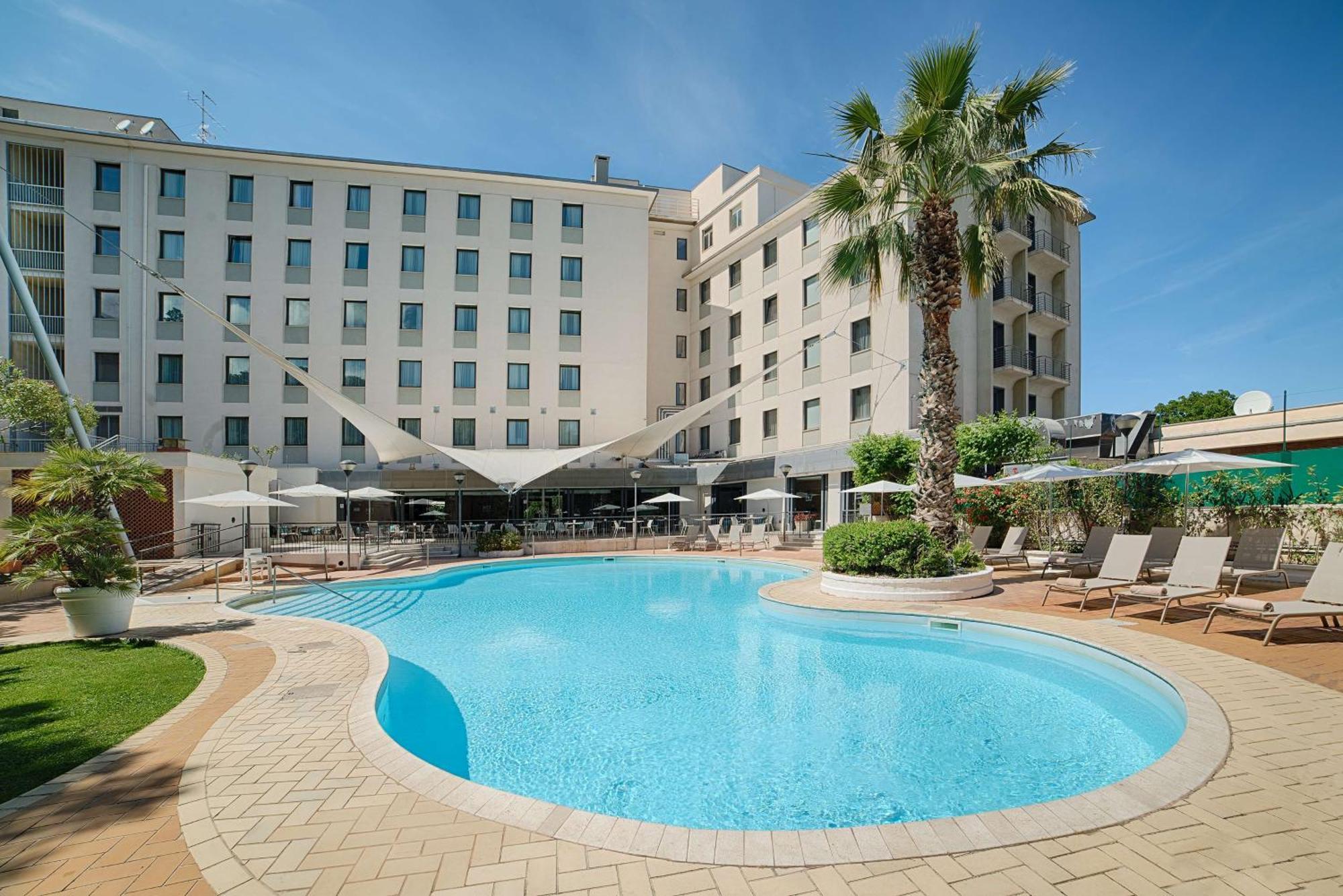 Hotel NH Palermo Esterno foto